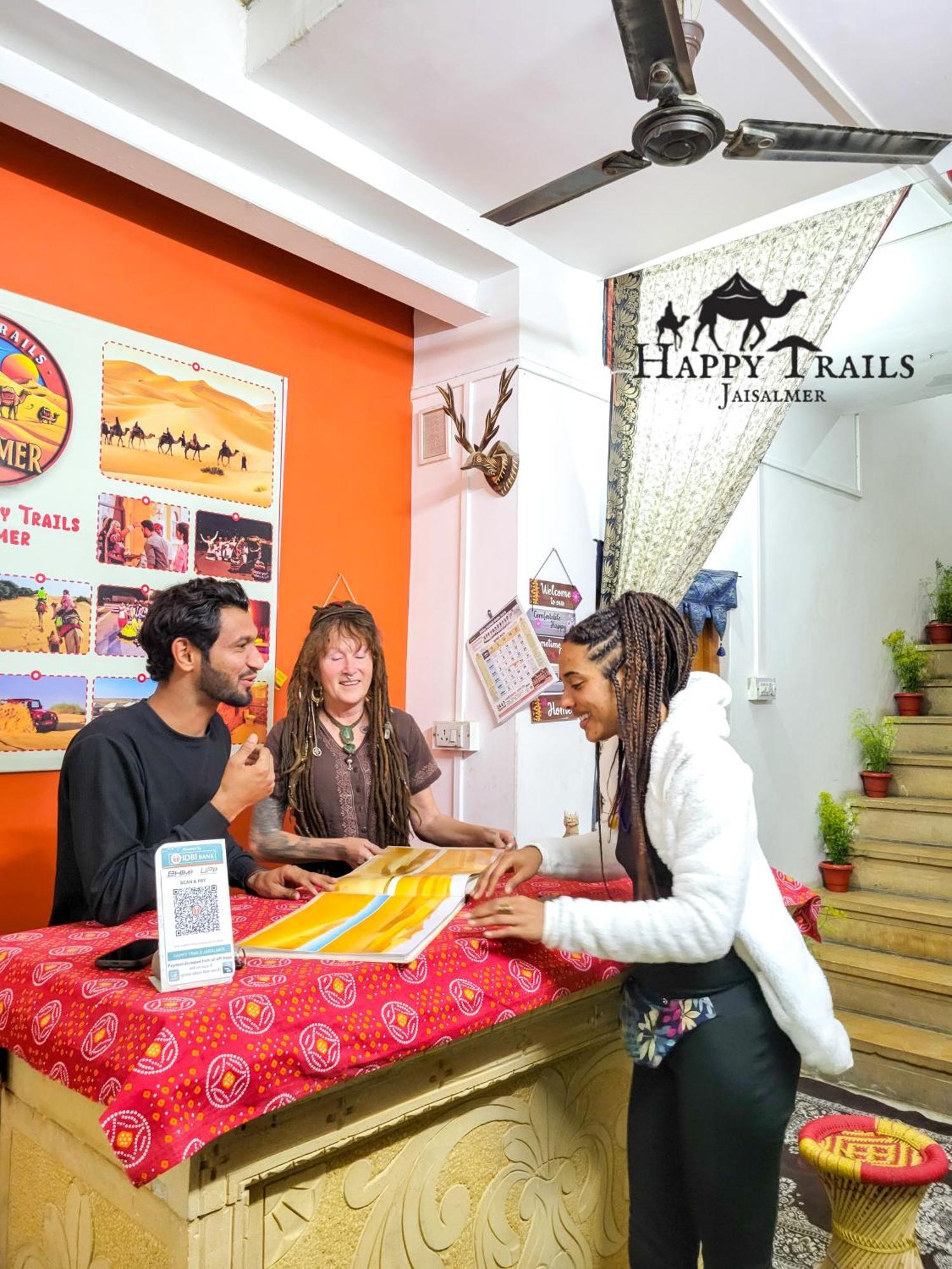 Happy Trails 斋沙默尔 外观 照片
